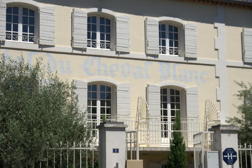 Hotel Du Cheval Blanc Saint-Remy-de-Provence Exterior photo