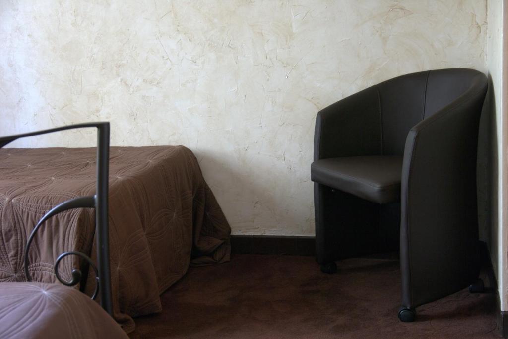 Hotel Du Cheval Blanc Saint-Remy-de-Provence Room photo