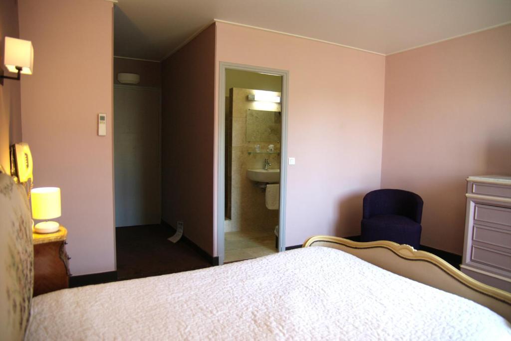 Hotel Du Cheval Blanc Saint-Remy-de-Provence Room photo