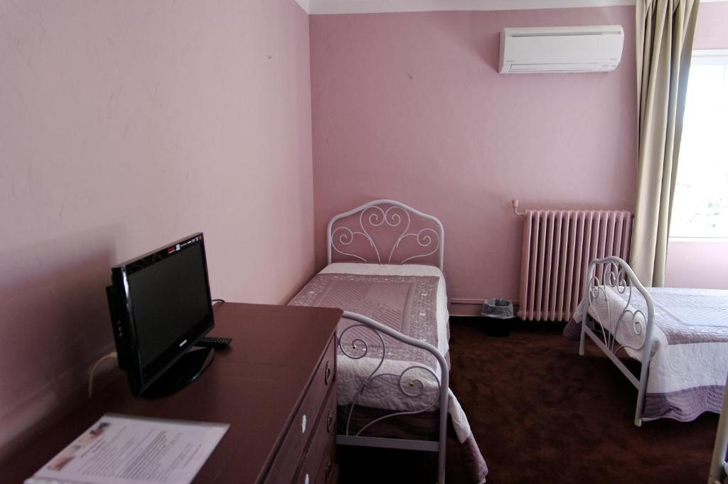 Hotel Du Cheval Blanc Saint-Remy-de-Provence Room photo